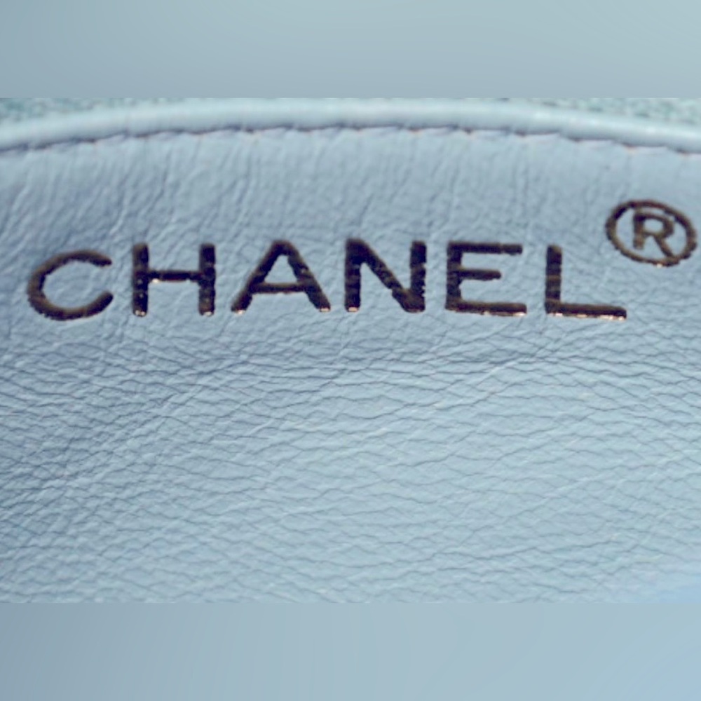 RARE AUTH CHANEL BABY BLUE SUEDE QUILTED CAMERA BAG GOLD CHAIN EUC +CARD & CERT - Picture 6 of 10